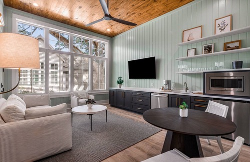 Fairhope Cabaña | Two Cottage Suites in one! Downtown Cottage Hideaway
