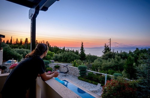 Agios Nikitas Villa | Dos villas exclusivas con piscina de lujo, vista al mar Jónico, WIFI gratuito y estacionamiento