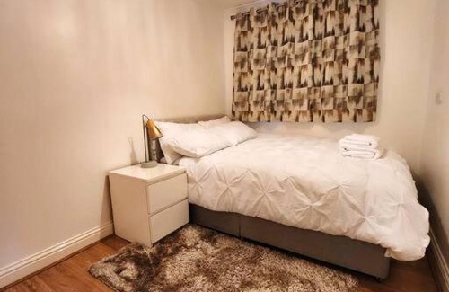 Hatfield Apartamento | Two Double Bedroom Apartment with Allocated Parking and Fast WiFi in Hatfield