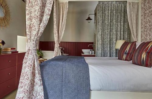 North Barsham Casa | Two double beds, two kingsize beds, two zip/link kingsize beds that can each be two singles, two sin