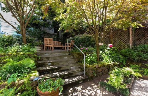 Lower Haight Casa | Two Double Room, Metro Hotel, Artistic Comfort, Close to From Golden Gate Park