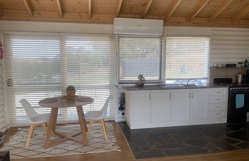 Sevenhill Cabina | Se7en On Sevenhill - "The Sunrise Cabin"