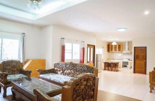 Si Racha Apartamento | Two Fifty Nine Resort 259 รีสอร์ต