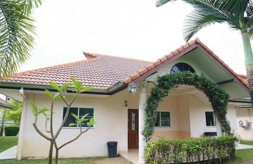 Si Racha Apartamento | Two Fifty Nine Resort 259 รีสอร์ต
