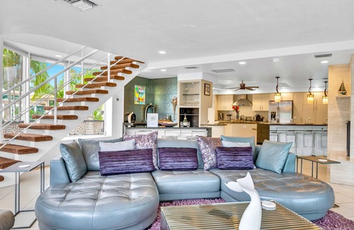 Coral Ridge Condominio | Two-floor Suite | Heated pool | Dock Access | Quiet Neighborhood | SaltAire One | RESlDENCES