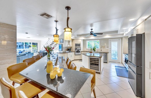 Coral Ridge Condominio | Two-floor Suite | Heated pool | Dock Access | Quiet Neighborhood | SaltAire One | RESlDENCES