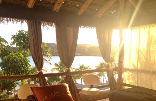 Mamora Bay Villa | Villa de dos pisos en la famosa St. James's Club Resort