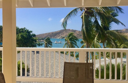 Mamora Bay Villa | Villa de dos pisos en la famosa St. James's Club Resort