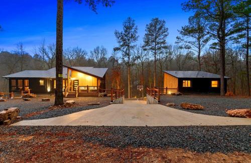 Broken Bow Casa | Two Gorgeous Cabins with Basketball Court in Broken Bow, Oklahoma