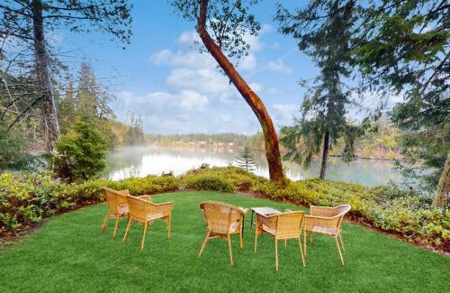 Shelton Casa | Two Herons Cottage