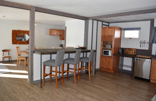 Cooperstown - Otsego Lake Casa | Duerme 22! Gran propiedad del lago en Coop con piscina y muelle - Baseball Family Ready!