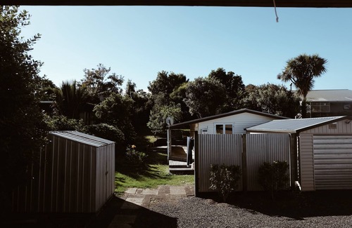 Raglan Casa | Two Homes, One Property!