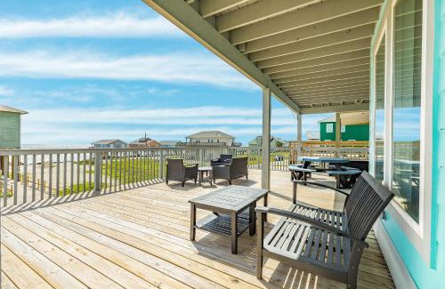 San Luis Casa | Two Huge Decks & Sandy Sea Views