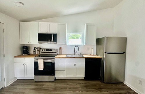 Kansas City Casa | Two is Better Than One! Double the Space! nLarge Groups Near Entertainment!
