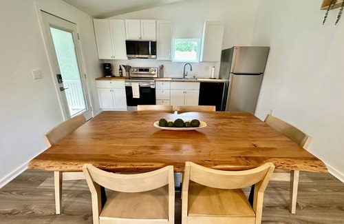 Kansas City Casa | Two is Better Than One! Double the Space! nLarge Groups Near Entertainment!
