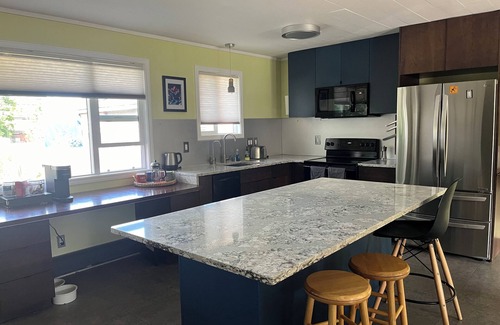 Spenard Casa | Two king bedrooms, fenced yard, dogs welcome!