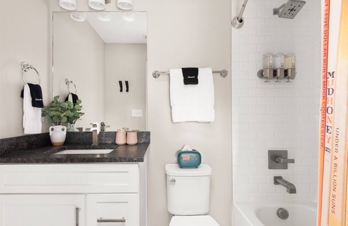 East Hill Casa | Two King Suites|Free Parking|East Nashville