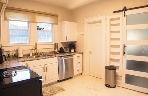 Birmingham Casa | Two levels of entertainment!