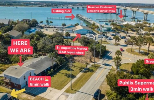 Vilano Beach Casa | TWO LIVING QUARTERS, 6MIN WALK TO BEACH, FEW STEPS FROM RESTAURANTS