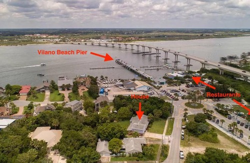 Vilano Beach Casa | TWO LIVING QUARTERS, 6MIN WALK TO BEACH, FEW STEPS FROM RESTAURANTS