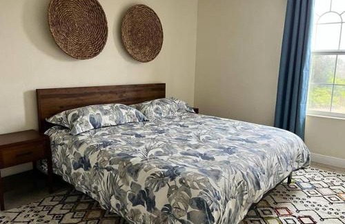 Vilano Beach Casa | TWO LIVING QUARTERS, 6MIN WALK TO BEACH, FEW STEPS FROM RESTAURANTS
