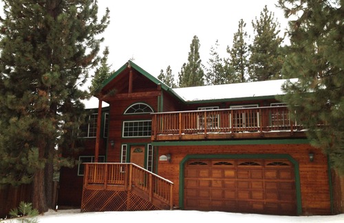 Pioneer Trail Casa | Two Master Family Home Ready for Adventure - Gran campamento base para explorar Tahoe