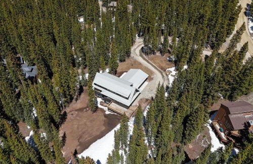 Valley of the Blue Casa | Two Mile Pines Luxe 5BR Forest Retreat