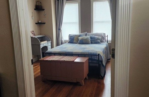 Petersburg Casa | Two Options for Sleeping Main Floor 155.00 a night Both Floors just add 45.00