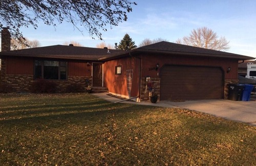 Fargo Casa | Two Private Rooms in Gorgeous Single Family Rambler!