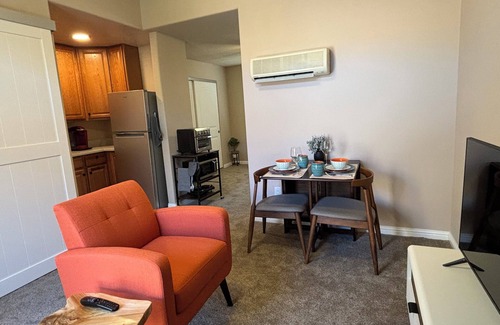 Northeast Heights Apartamento | Two Room 400 sf Guest House