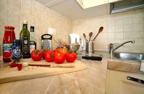 San Donato in Poggio Condominio | TWO-ROOM APARTMENT WITH TERRACE AND POOL: The Compagnia del Chianti