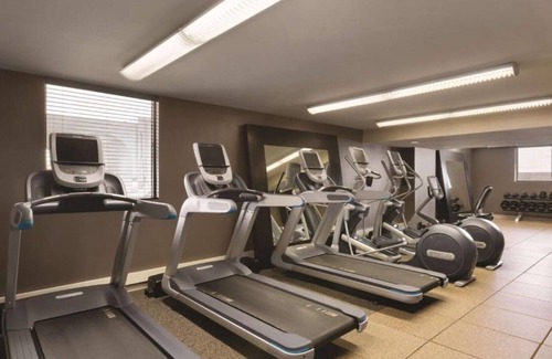 West Bloomington Casa | Two-room suites near the Mall of America