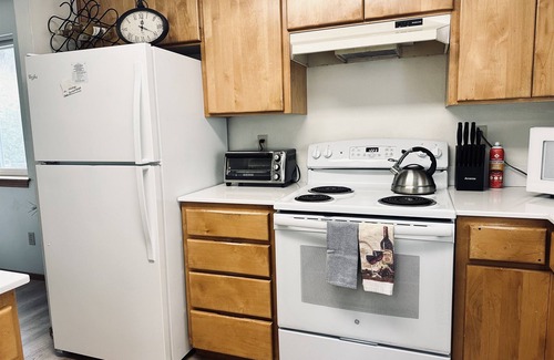 Corvallis Casa | TWO side-by-side dwellings for your giant group