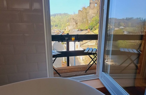 La Roche-en-Ardenne Apartamento | Two sister’s Lodge-Loft-Bañera de hidromasaje-Balcón