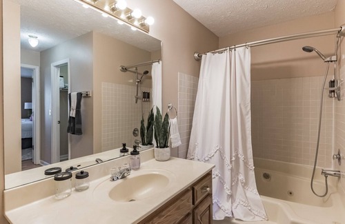 Columbia Casa | Two Spacious Houses on Almost One Acre!