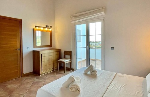 Cales Piques Villa | Villa de dos plantas con piscina jardín privados