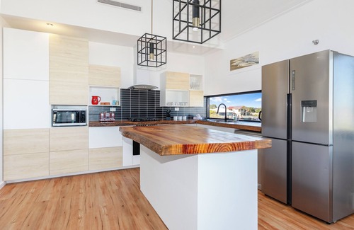 Geographe Casa | Two-Storey with Marina Views