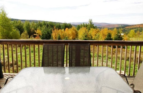 Saint-Luc-de-Bellechasse Chalet De Esquí | two stories mountaine view chalet