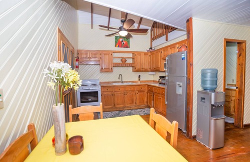 Antoneys Cay Casa | Two Story 3/Bd 2Bath, w Pool and steps to the best snorkeling on the island