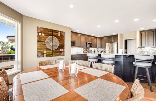 Freeland Casa | Two-story, bay front retreat with a deck, direct beach access, and washer/dryer