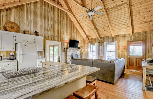 Blairsville Casa | Two-Story, Dog-Friendly Home w/ Private Hot Tub, Fast WiFi, & Mountain Views