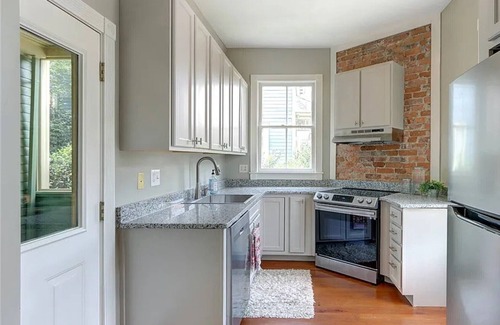 Beach Institute Casa | Two-story historic home along quiet streets and a gated courtyard. Free parking.