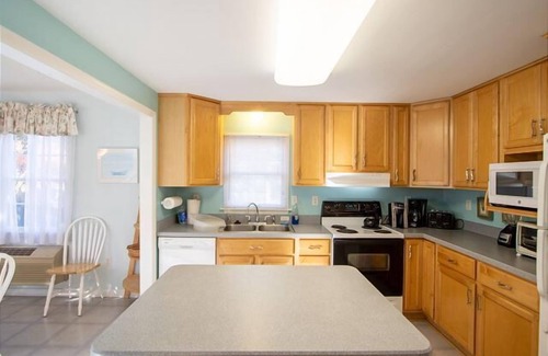 Country Club Estates Casa | Two-story home in the Country Club Estates neighborhood
