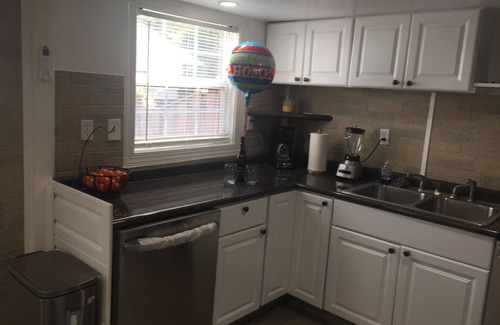 East Ridge Casa | Two story house requires 30+ day booking