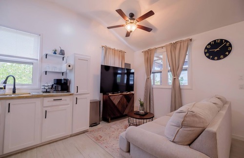 Cayo Corker Apartamento | Two story house with king size bed in beautiful Caye Caulker
