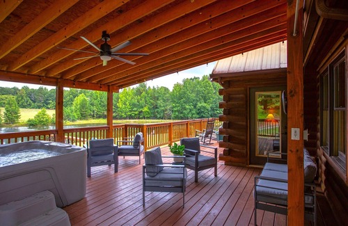 Hurdle Mills Cabina | Two Stunning Lakefront Cabins w/ Hot Tubs on 25 Acre Nature Retreat