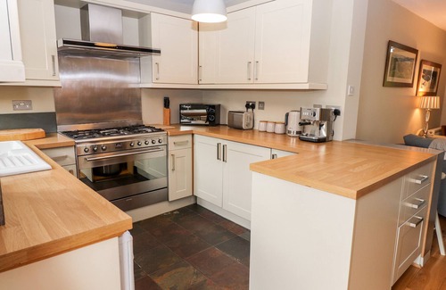 Staveley Cabaña | TWO THE CHAPEL - STAVELEY, family friendly in Staveley