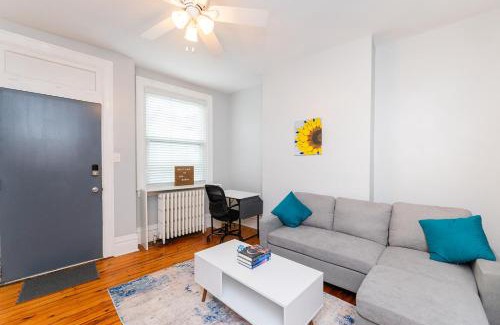 Lawrenceville Casa | TWO town homes! 6 Bedrooms, 2 King beds, Walk to Eats