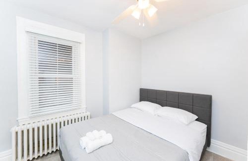Lawrenceville Casa | TWO town homes! 6 Bedrooms, 2 King beds, Walk to Eats