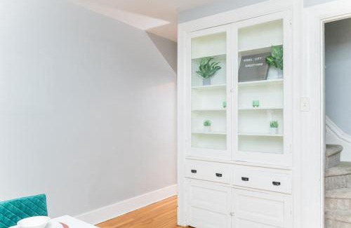 Lawrenceville Casa | TWO town homes! 6 Bedrooms, 2 King beds, Walk to Eats